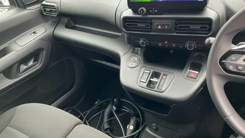 Peugeot Partner E-Standard 100kW 52kWh Asphalt Van Auto